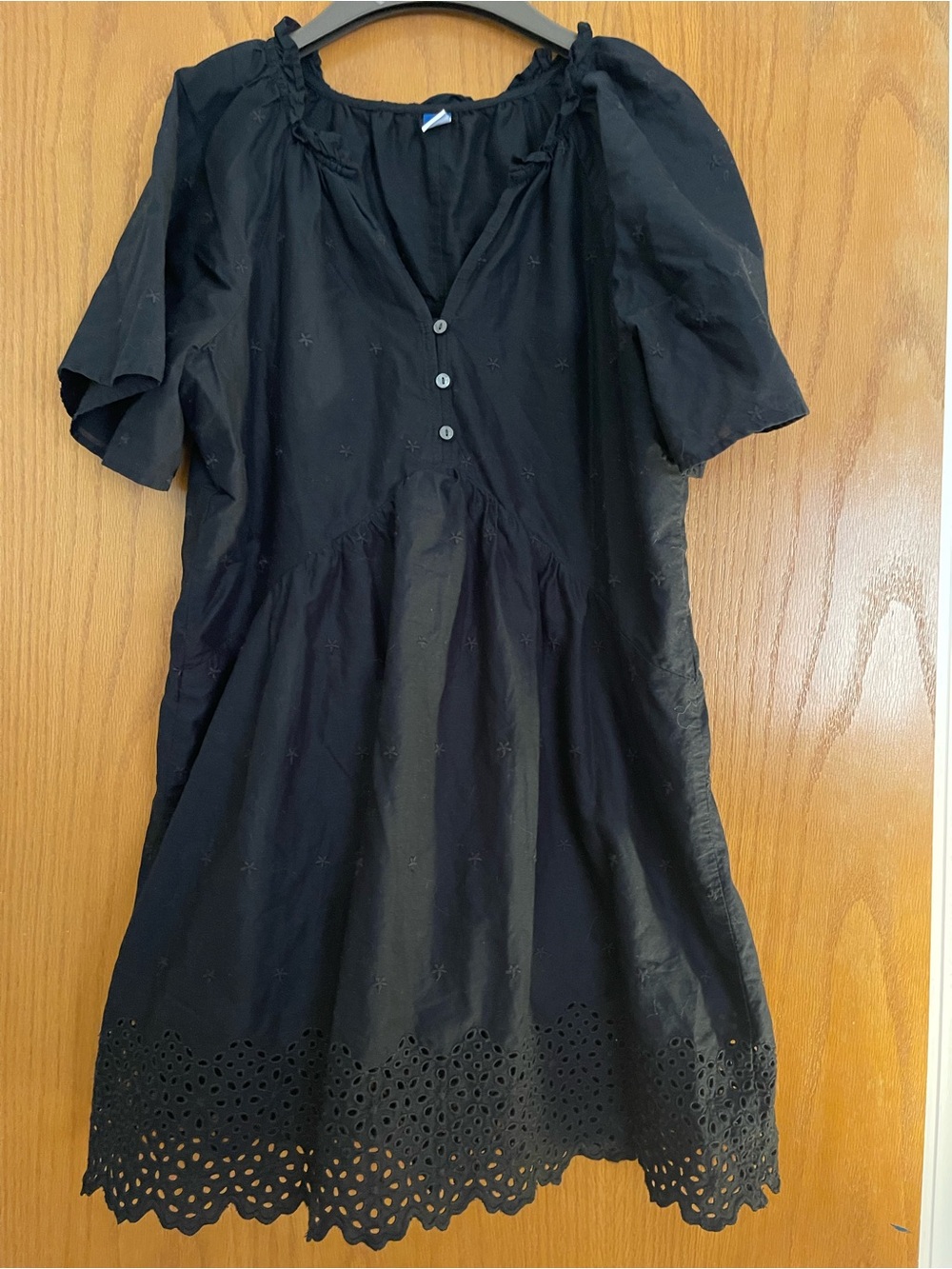 Old Navy Black Eyelet-Hem Peasant Tunic